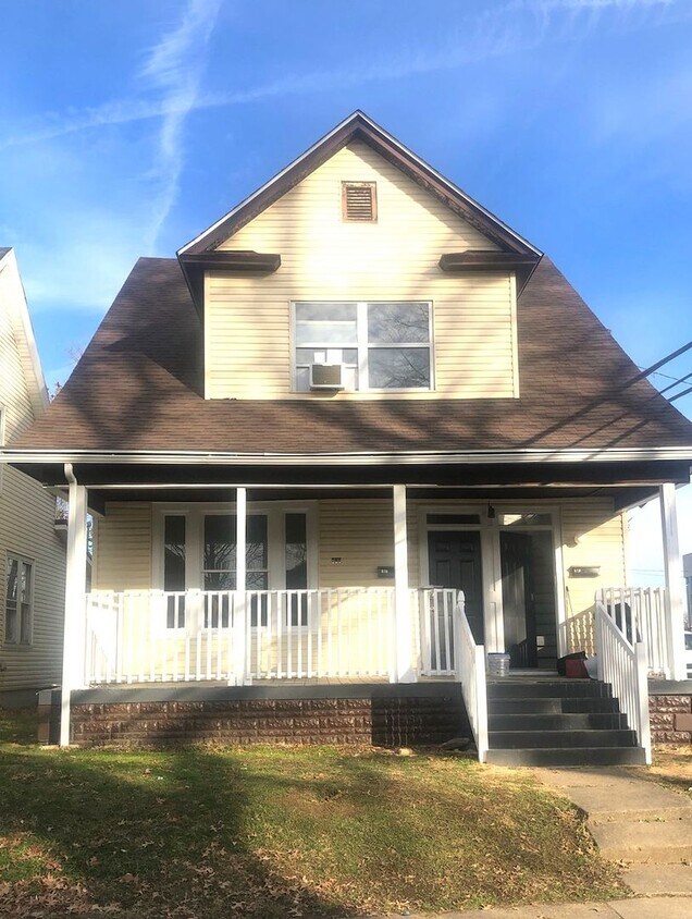 Primary Photo - 820 7th St