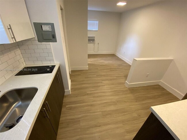 Foto del edificio - 11310 Peachtree Dr