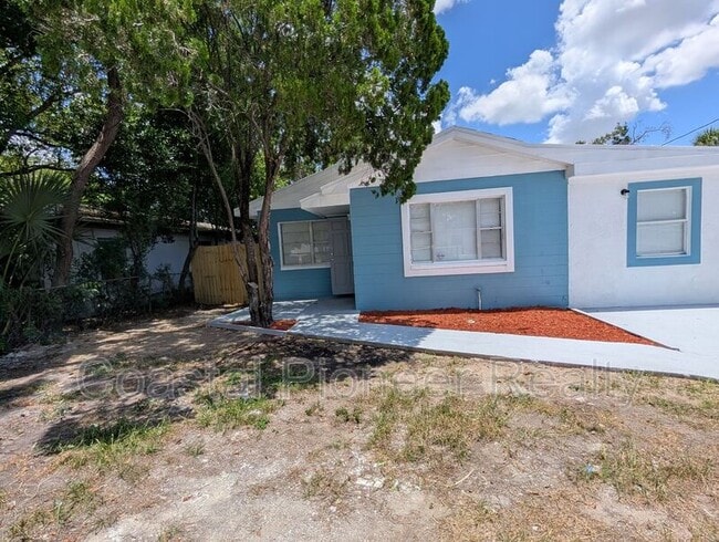 Photo - 3721 N Whittier St House