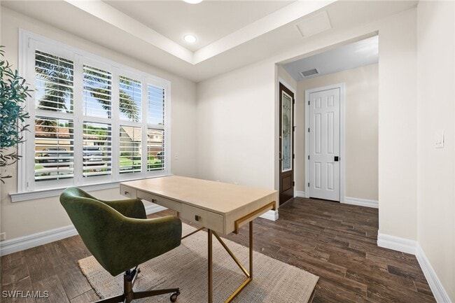 Building Photo - 14750 Laguna Dr