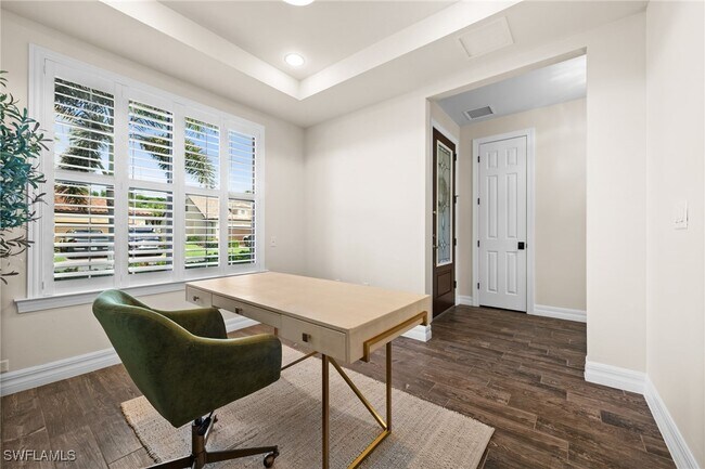 Foto del edificio - 14750 Laguna Dr