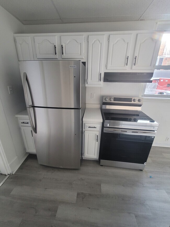 Building Photo - 712 Franklin Ave