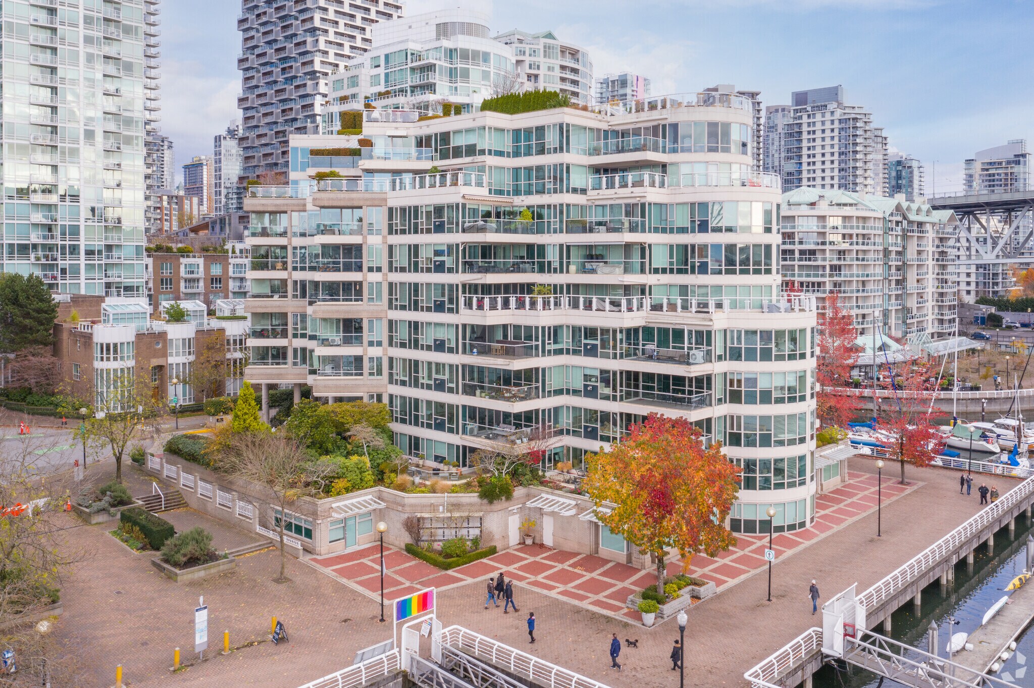 Yacht Harbour Pointe