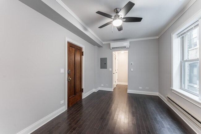 Foto del edificio - 641 W Wrightwood Ave