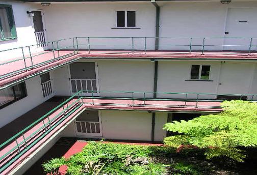 Building Photo - 425 N Doheny Dr