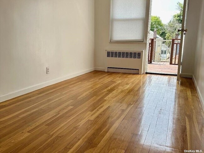 Foto del edificio - 123-12 6th Ave