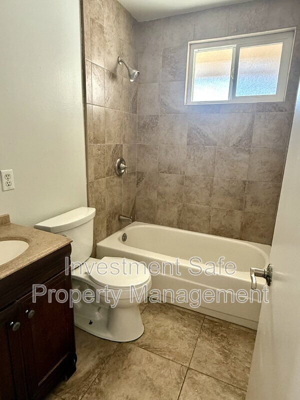 Building Photo - 10105 Cedar Springs Dr