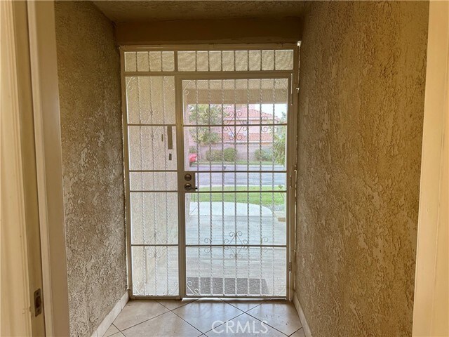 Foto del edificio - 26051 Lawton Ave
