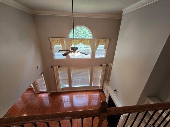 Building Photo - 624 Maple Grove Way