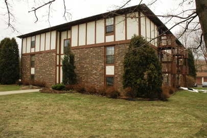 Building Photo - Oak Leaf Apartments