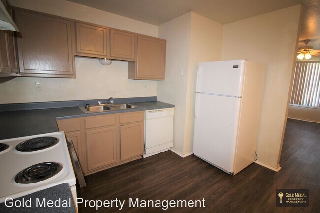 Building Photo - 3402 Barcelona Dr