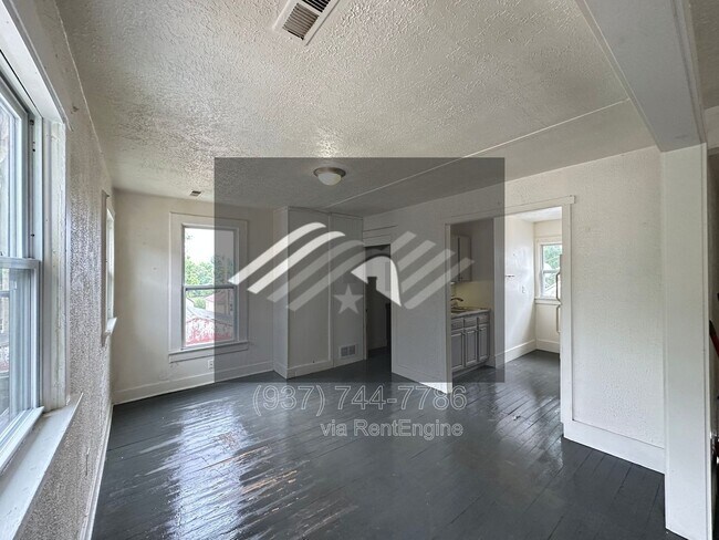 Foto del edificio - 721 E Pearl St