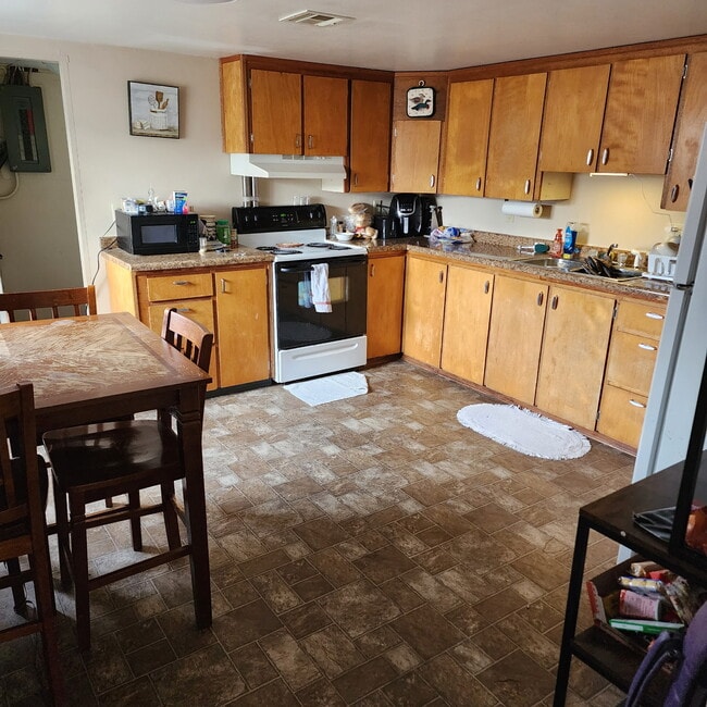 Building Photo - 121 Grand Blvd