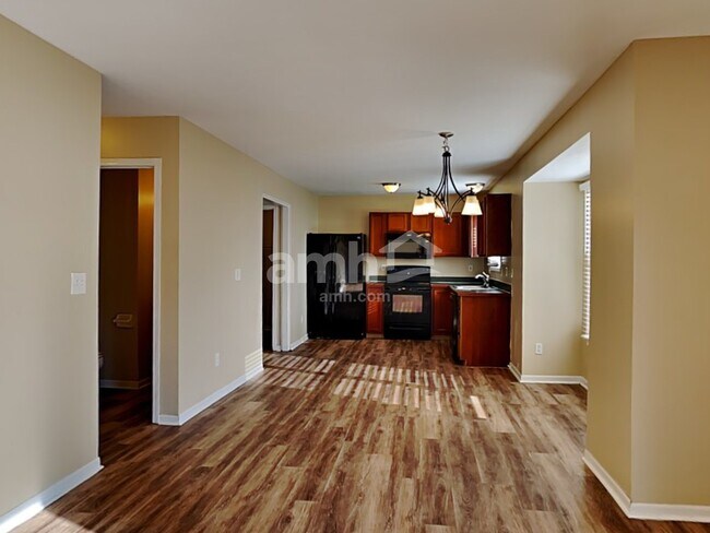 Building Photo - 5785 Chase Run