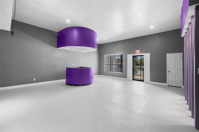 Building Photo - 122 W Texas Ave