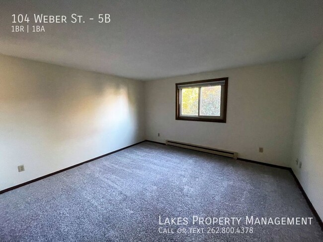 Building Photo - 1BR | 1BA 2nd Floor Unit in Walworth!