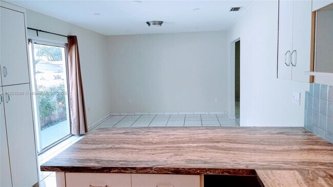 Foto del edificio - 3531 SW 94th Ave