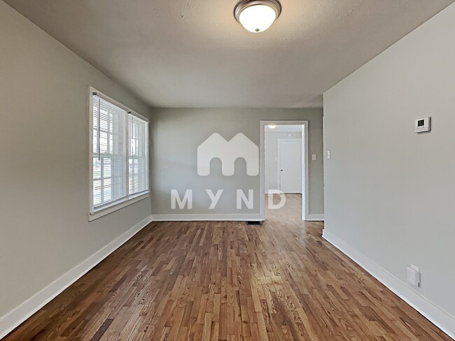 Building Photo - 1222 Eastern Valley Rd