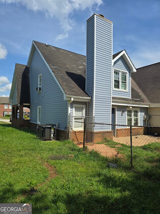 Foto del edificio - 2798 Country Ct SE