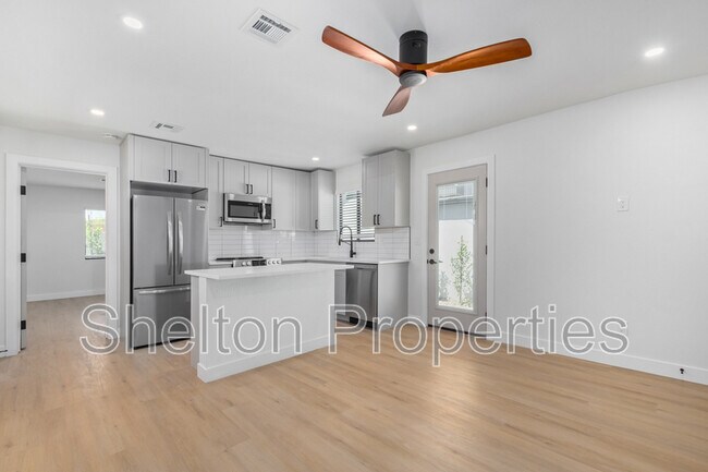 Foto del edificio - 616 N 10th Ave