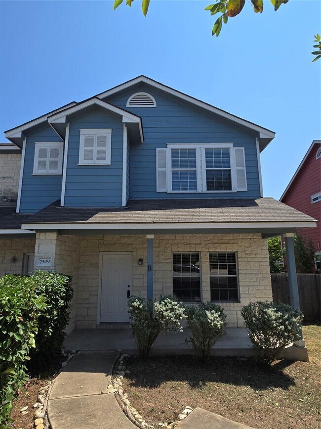Building Photo - 7509 Lazy Creek Dr