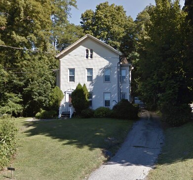 Frente de la casa - 49 Prospect Hill Rd