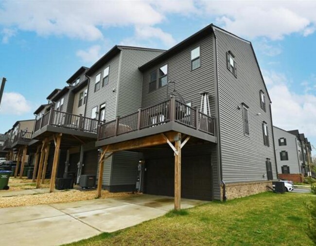 Foto del edificio - 1329 Trestle Dr