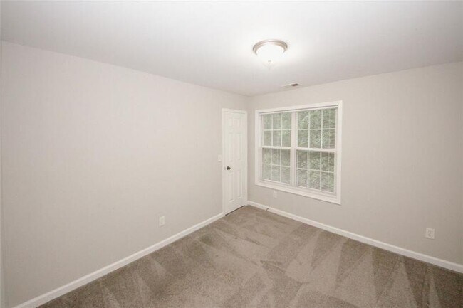 Foto del edificio - 365 Hunt Creek Dr