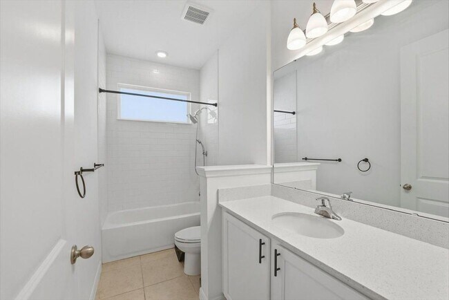 Foto del edificio - 6550 Barnstorm Wy