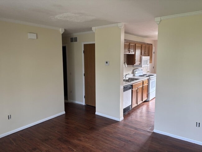 Building Photo - 4013 Hunters Green Dr