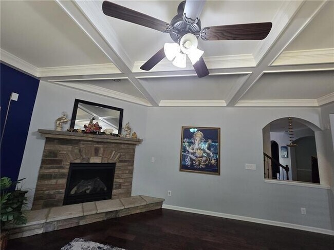 Foto del edificio - 6850 Rocking Horse Ln