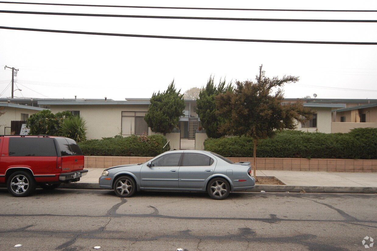 Foto del edificio - 5174 San Bernardino St