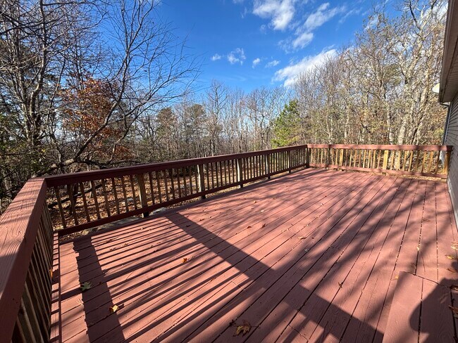 Foto del edificio - 15912 Warburton Dr