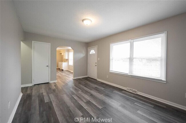 Foto del edificio - 3741 N Hartman Dr