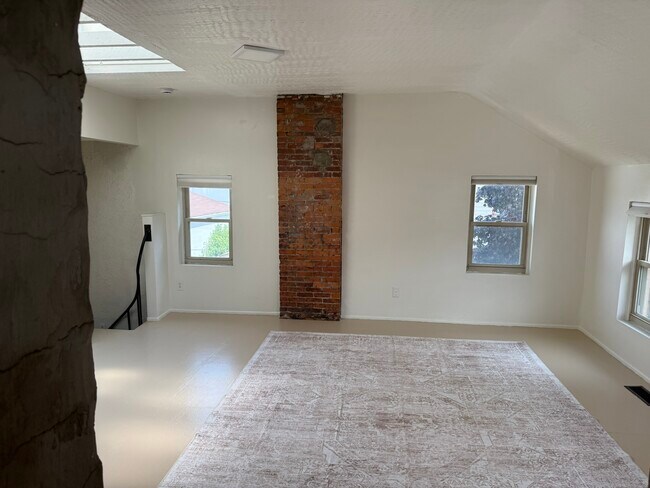 Foto del edificio - 2071 Fulton Rd