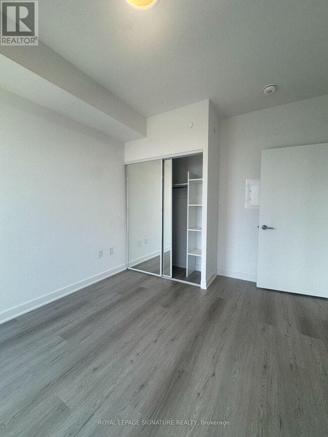 Building Photo - 40-1140 Lagerfeld Dr