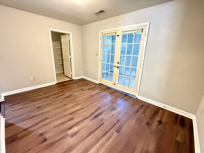 Foto del edificio - 2859 Wynterhall Rd SE
