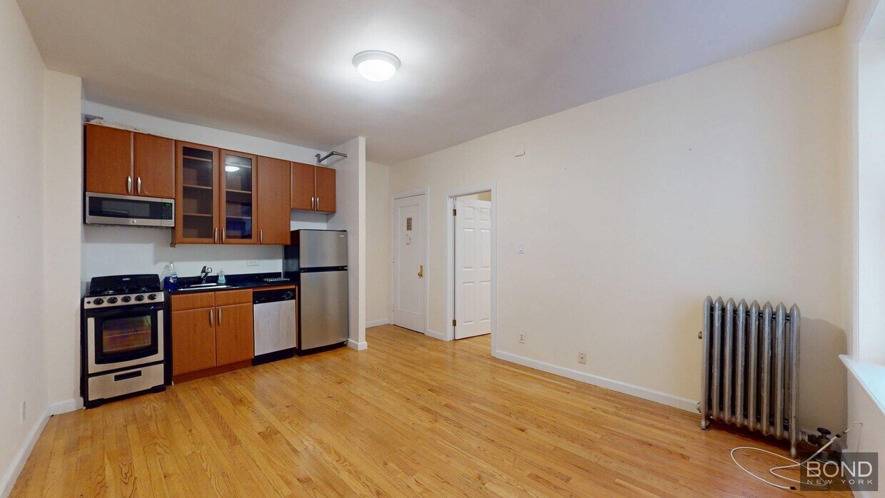 Primary Photo - 207-209 West 11th Street