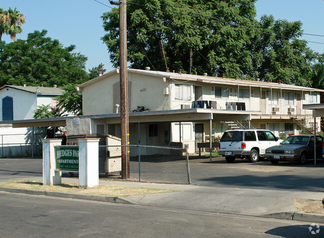 Building Photo - 4421 E Hedges Ave