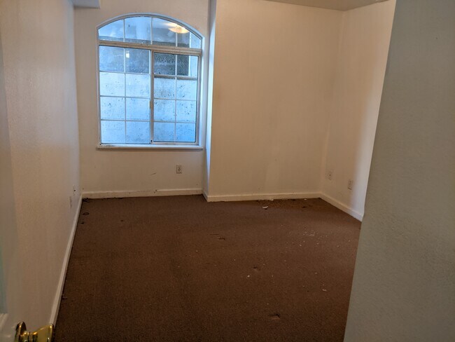 Building Photo - 3926 Cabrillo St