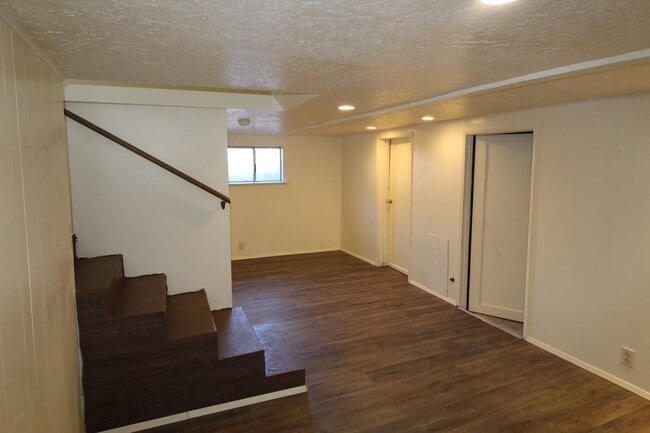 Building Photo - 1540 Crescent Ave
