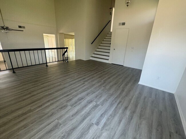 Foto del edificio - PERFECT 3 bedroom 2.5 bath Pool Home!