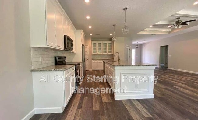 Foto del edificio - 492 NW Forest Meadows Ave