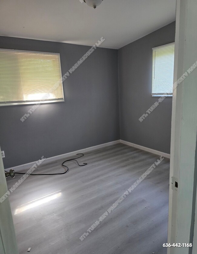 Foto del edificio - 2910 Holiday Hill Dr