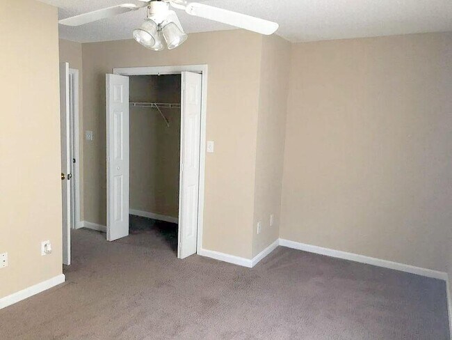 Foto del edificio - 6716 Bryant St