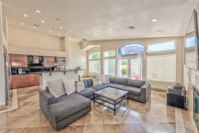 Foto del edificio - 8129 Pacific Cove Dr