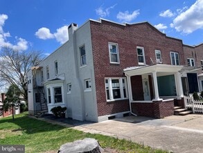 Building Photo - 307 Fairview St
