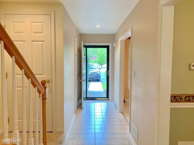 Building Photo - 3 br, 2.5 bath Townhome - 4073 Regiment Blvd