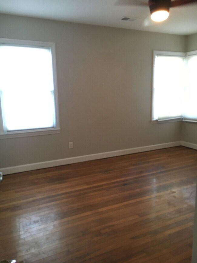 Building Photo - Single Family Home Located in West Ashley
