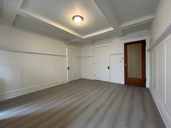Foto del edificio - Spacious Remodeled 1 Bedroom conveniently located in downtown Berkeley